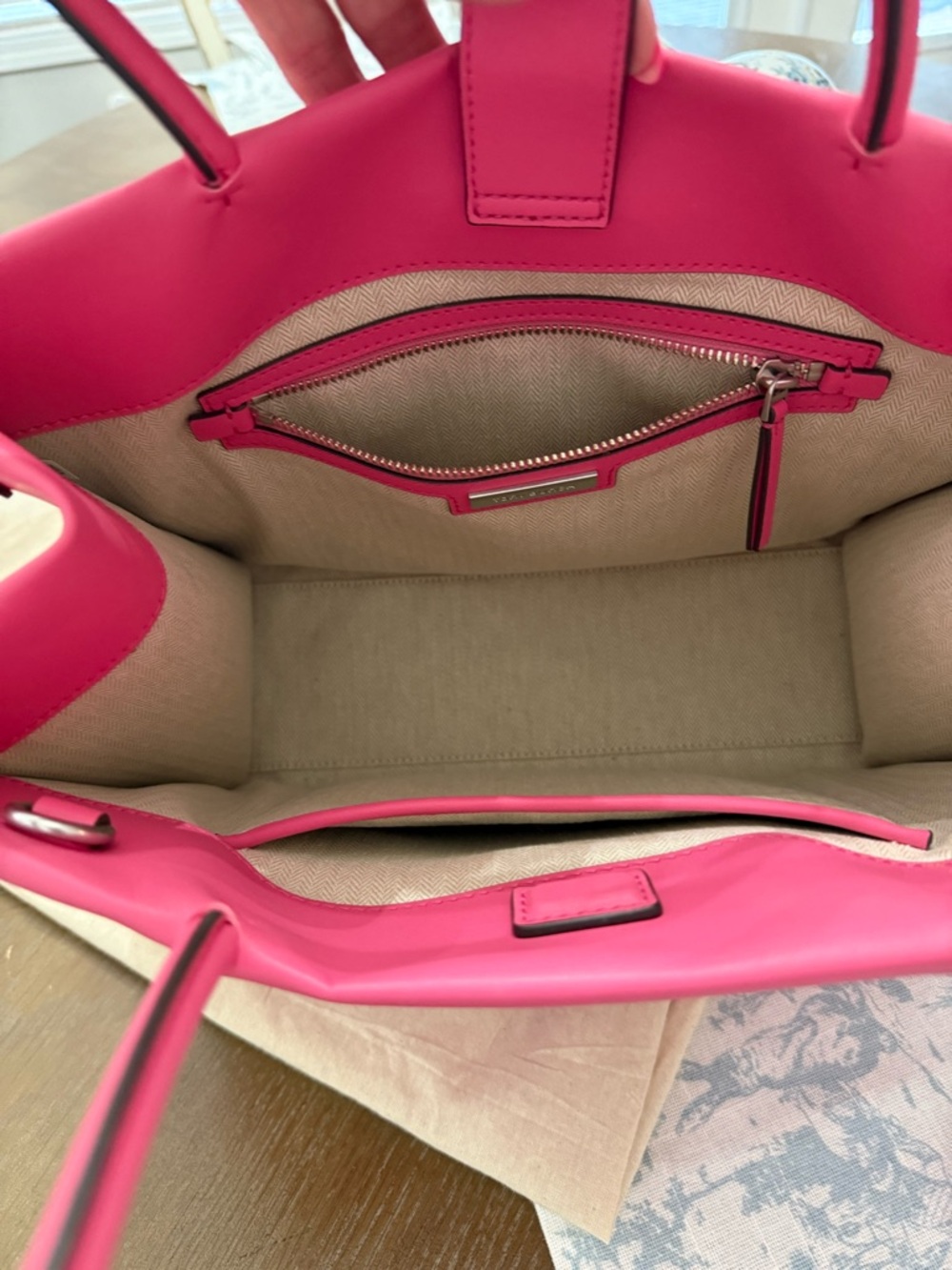 Tory Burch Pink Leather Logo Tote - Picture 4 of 8